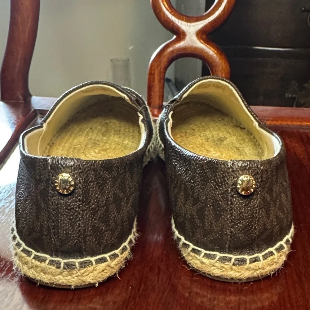 NWOT Michael Kors Brown Monogram Espadrilles with Adorable Palm tree Decoration